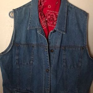 Cute jeans vest🌺